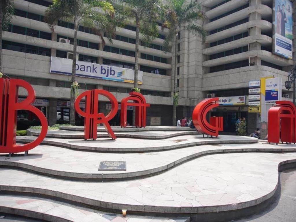 Raffleshom Hotel Bandung Exteriör bild