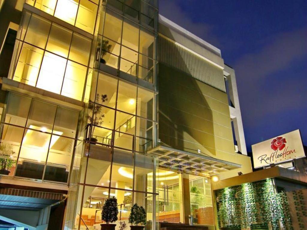 Raffleshom Hotel Bandung Exteriör bild